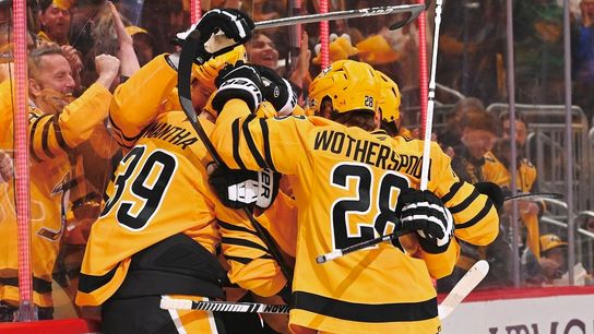 LIVE: Penguins 1, Flyers 0, first period taken in Pittsburgh. Photo by JOE SARGENT / GETTY